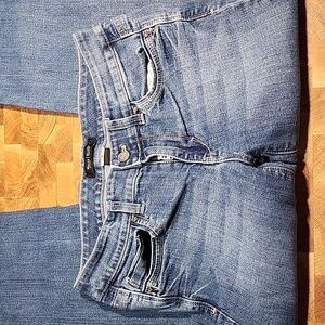 White House Black Market Blanc crop jeans